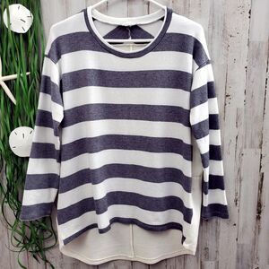 Wonderland Striped Long Sleeve Sweater Top Gray White Size Small